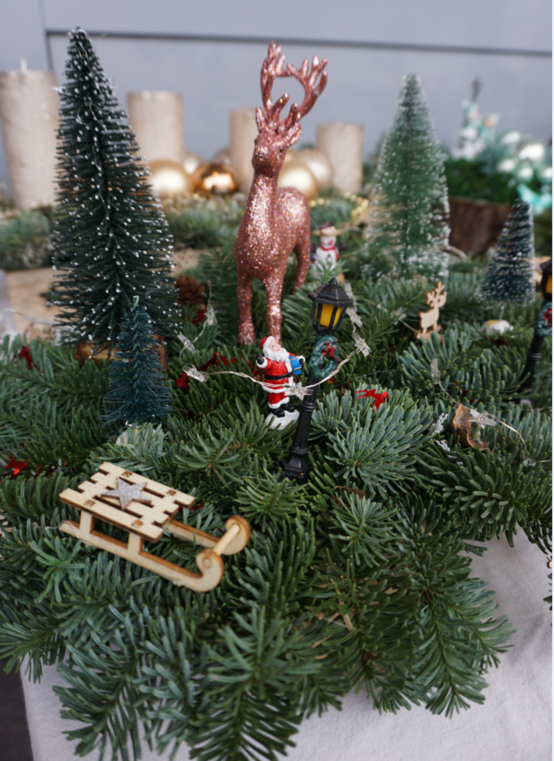 Tannengesteck von Gefangenen der JVA Gelsenkirchen hergestellt.