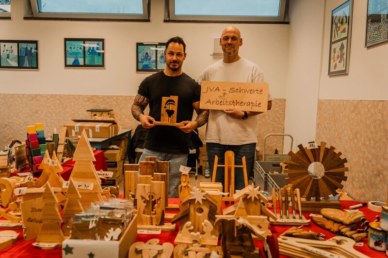 Stand der JVA Schwerte auf dem Weihnachtsmarkt in Nachrodt-Wiblingwerde