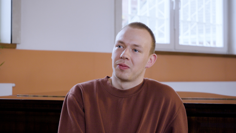 Mehrere Gefangene wurden für den Film interviewt, hier zum Thema "Was machst du als erstes nach der Entlassung aus der Haft?".