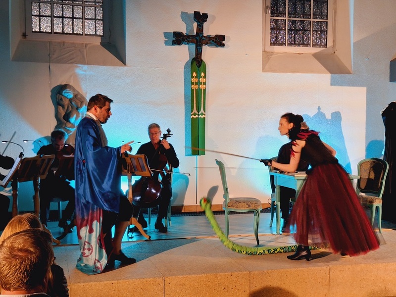 Szene aus dem Stück "Mozarts phonetischer Fingerabdruck"