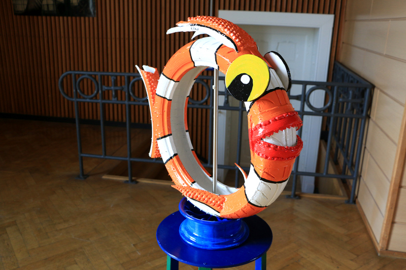 Ein Fisch aus einem alten Reifen.