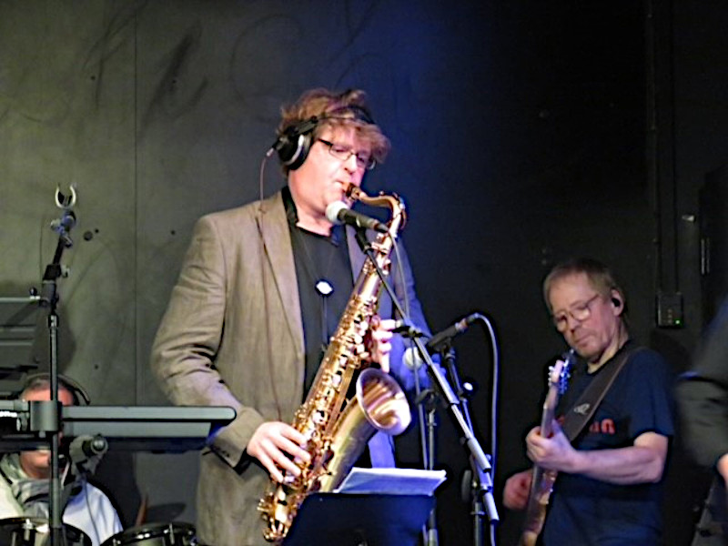 Die Band Sundayclub auf der Bühne