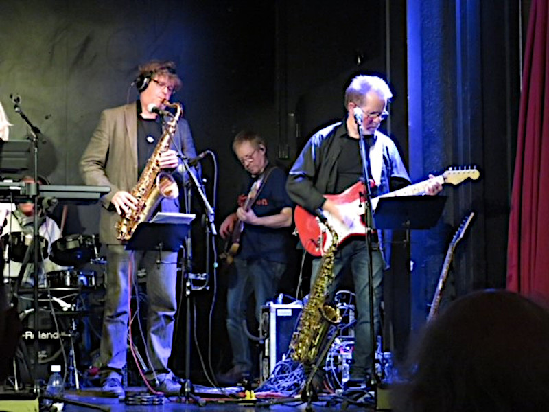 Die Band Sundayclub auf der Bühne