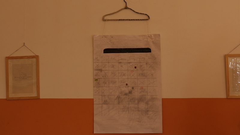 Ausstellung "Alte Kleiderbügel erzählen"