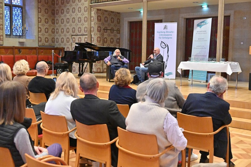 Helmut Koch Gründer des Preises und Rainer Wick vom Chance e.V. (Foto: Arne Houben)