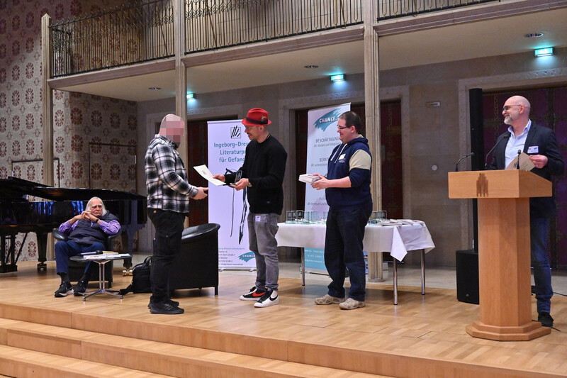 Helmut Koch, ein Preisträger (ohne namentliche Nennung), Maximilian Pollux, Jörg Stucht und Rainer Wick (Foto Arne Houben)