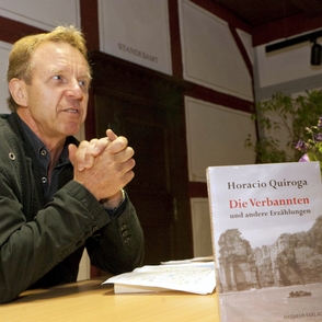 Roland Berens bei einer Lesung