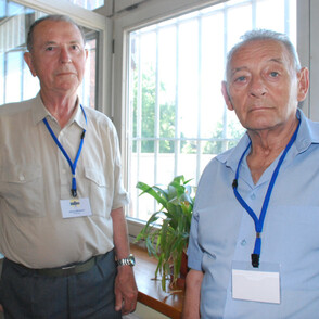 Zeitzeugen, der ehemaligen KZ-Häftlinge Jerzy Michnol (geboren 1926) und der ein Jahr ältere Ignor Krasnokucki
