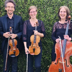 Ensemble mit Instrumenten des Prjektes "Zwischen Zellen&Zimmern"