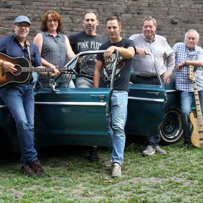 "Simply acoustic Groove" Bandfoto mit Logo und Stra&szlig;enkreuzer