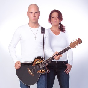 Duo "Take Two" mit Gitarre