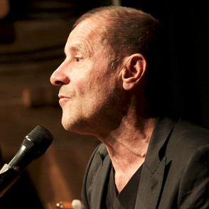 Portraitaufnahme: Profil des K&uuml;nstler