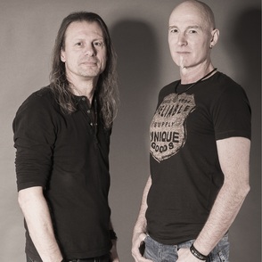 Bild des Dous "Dos Hombres" in Sepia