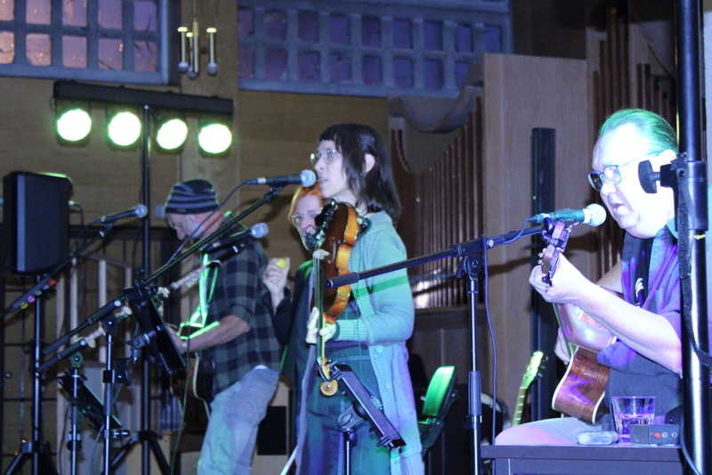 Die Band "Allacoustic" auf der Bühne in der JVA Wuppertal Vohwinkel