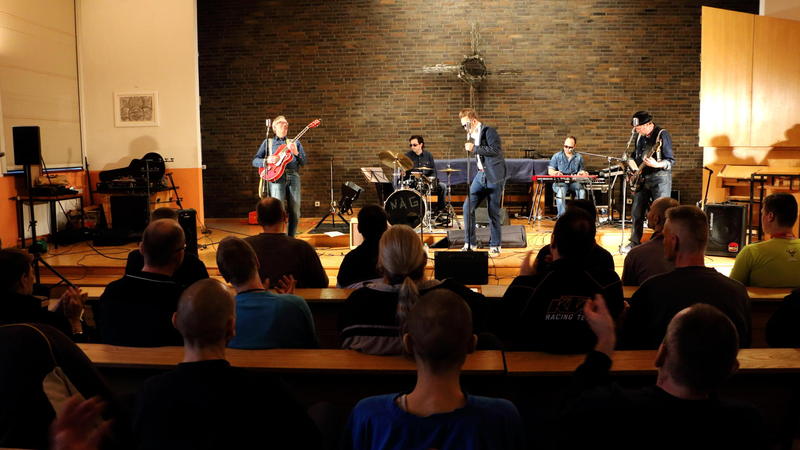 Impressionen vom Konzert der Band "Sam Cheanz" in der JVA Siegburg