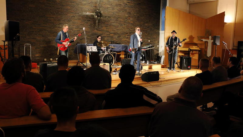 Impressionen vom Konzert der Band "Sam Cheanz" in der JVA Siegburg