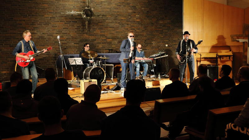 Impressionen vom Konzert der Band "Sam Cheanz" in der JVA Siegburg