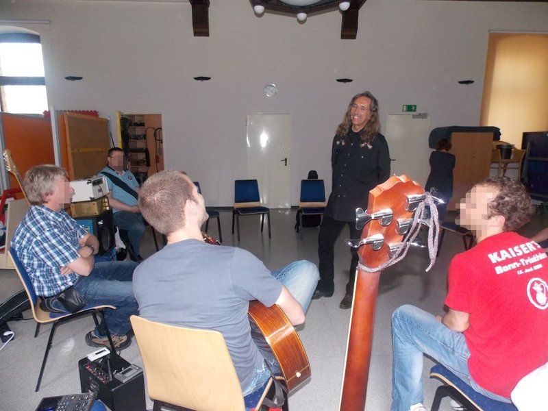 Peter Bursch gibt einen Gitarren Workshop in der SothA Gelsenkirchen