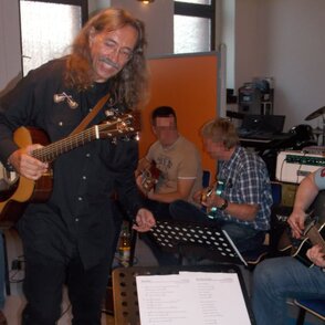 Peter Bursch gibt einen Gitarren Workshop in der SothA Gelsenkirchen