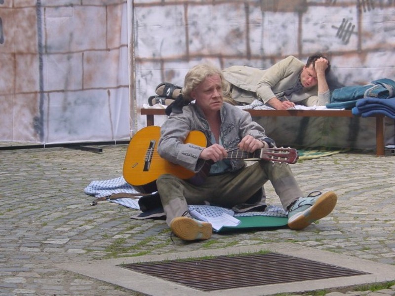 Szenen aus 10 Jahren Theaterarbeit der JVA Untermaßfeld