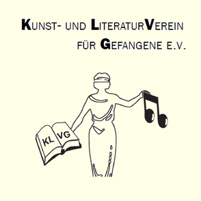 Bücher in mehreren Bücherregalen